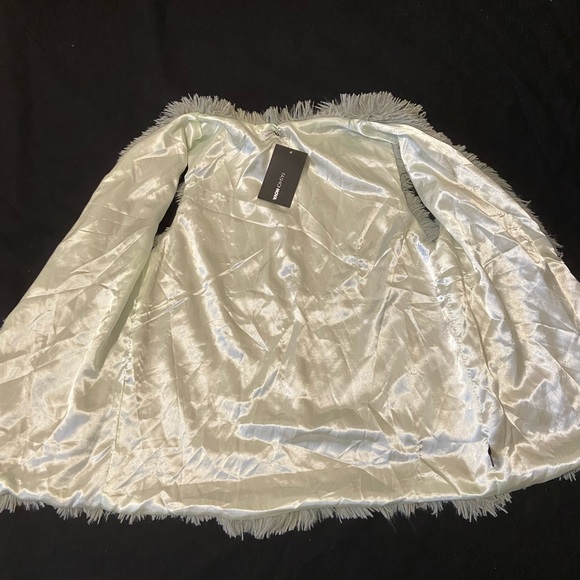 Vest - Picture 2 of 3